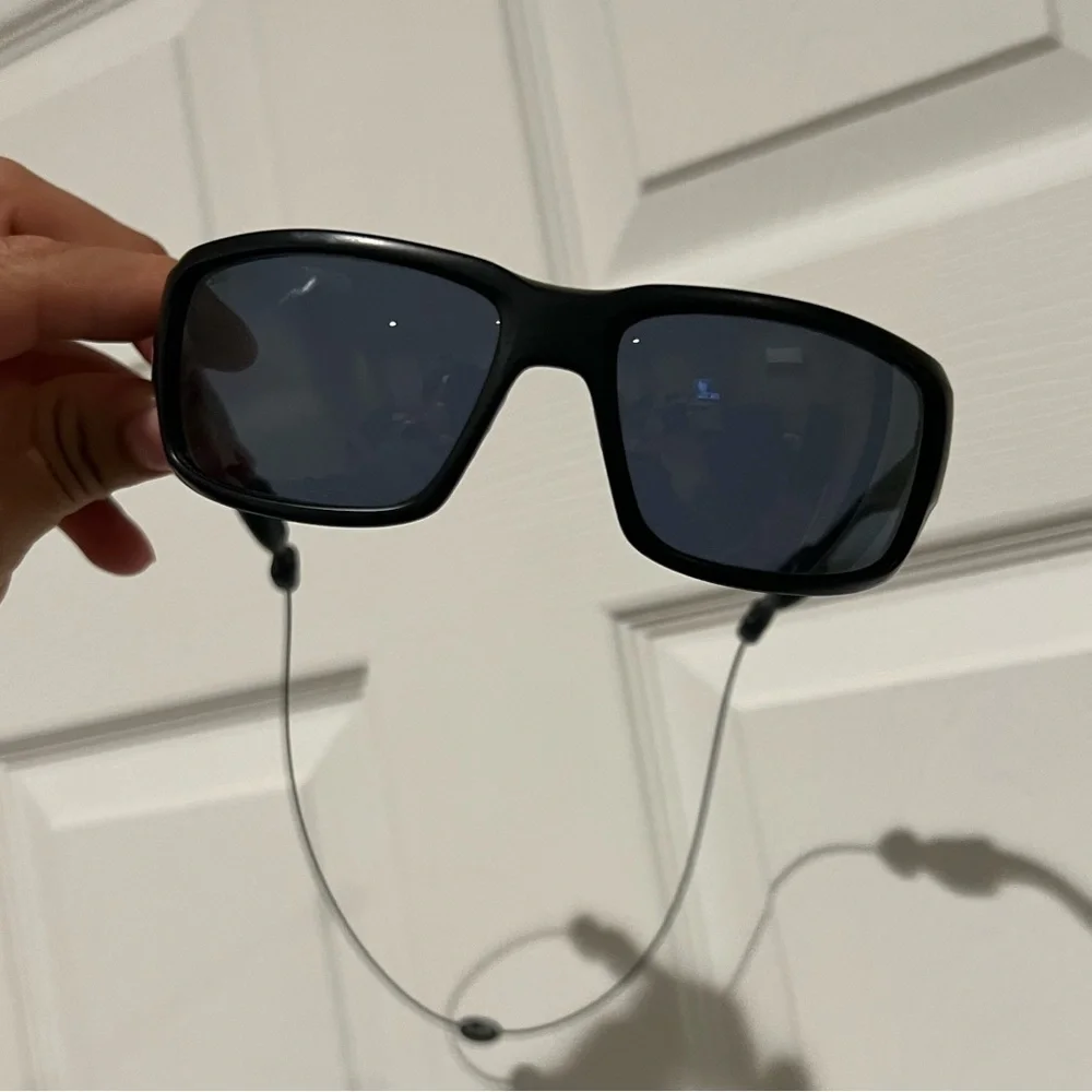 Costa “Fantail” Sunglasses - Picture 1 of 3